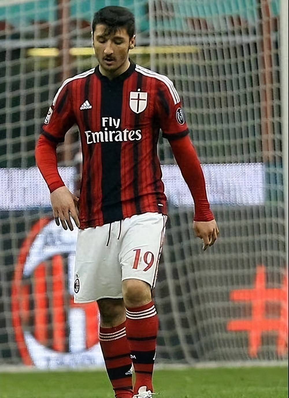 开云体育APP下载-包含佛罗伦萨门将突发伤病，球队面临严峻考验的词条