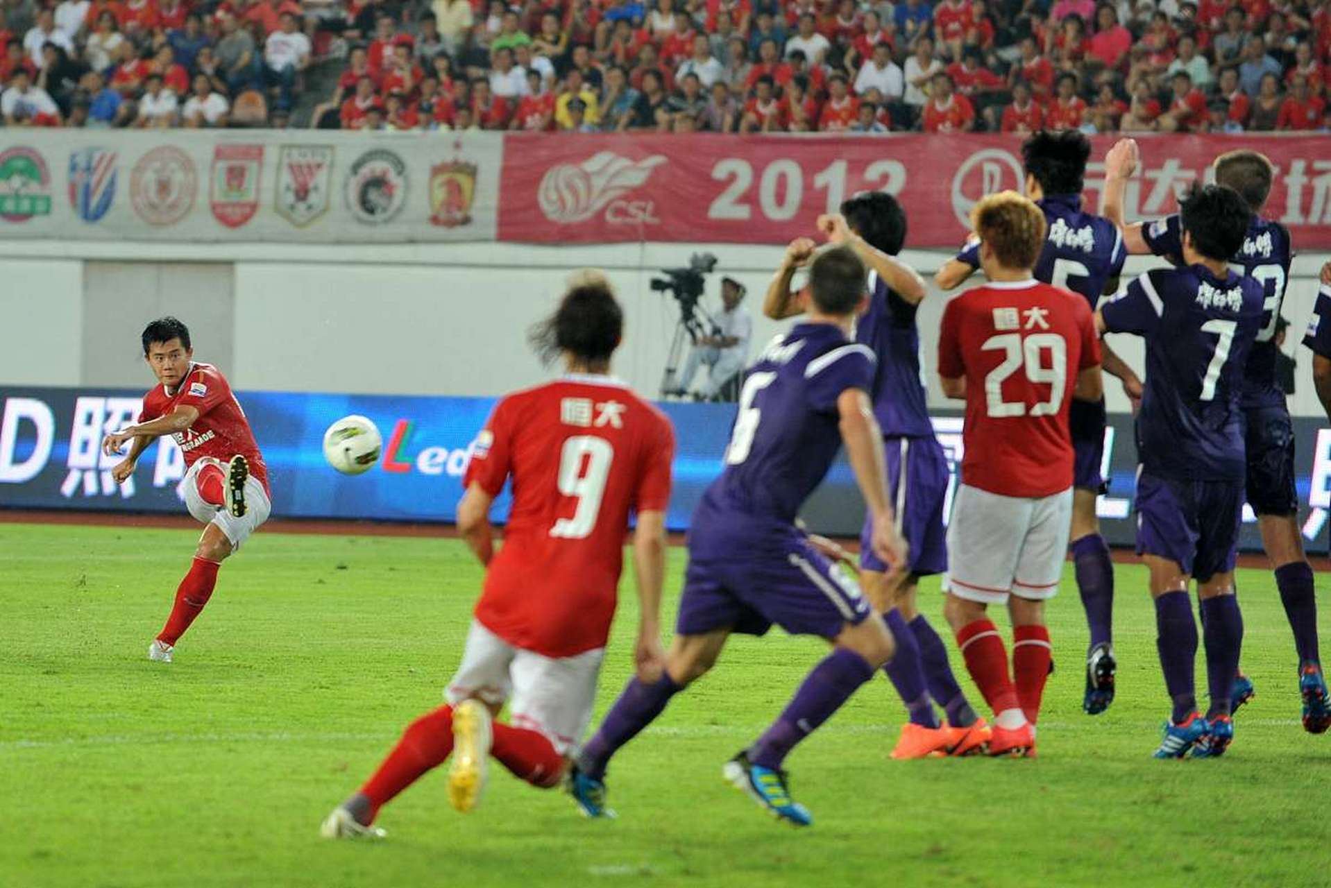 开云体育平台APP-格拉纳达坐镇主场战胜赫塔菲，卫冕意愿明显的简单介绍