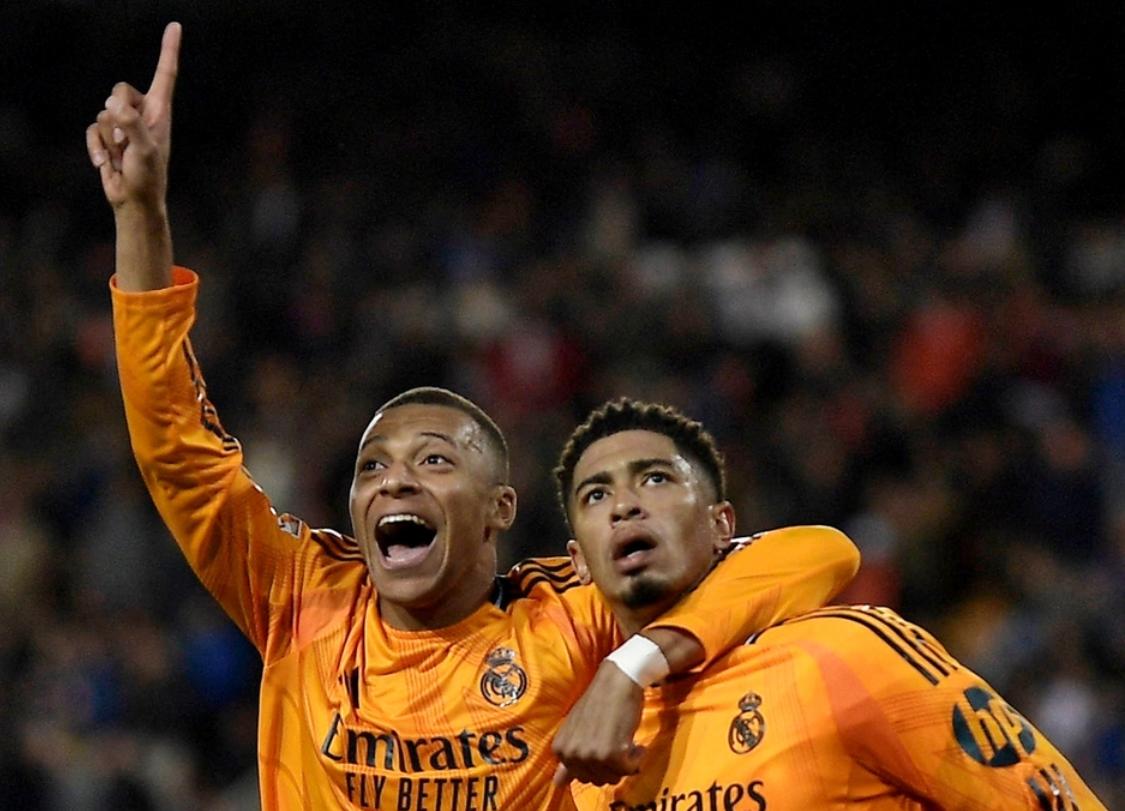 瓦伦西亚门将出色扑救,助球队逆袭 瓦伦西亚门将出色扑救,助球队逆袭