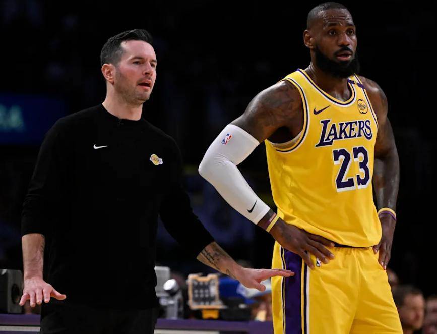 湖人表现出色，逆袭战胜实力球队的简单介绍