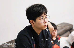 开云下载-南方战队连连获胜，锁定四强资格