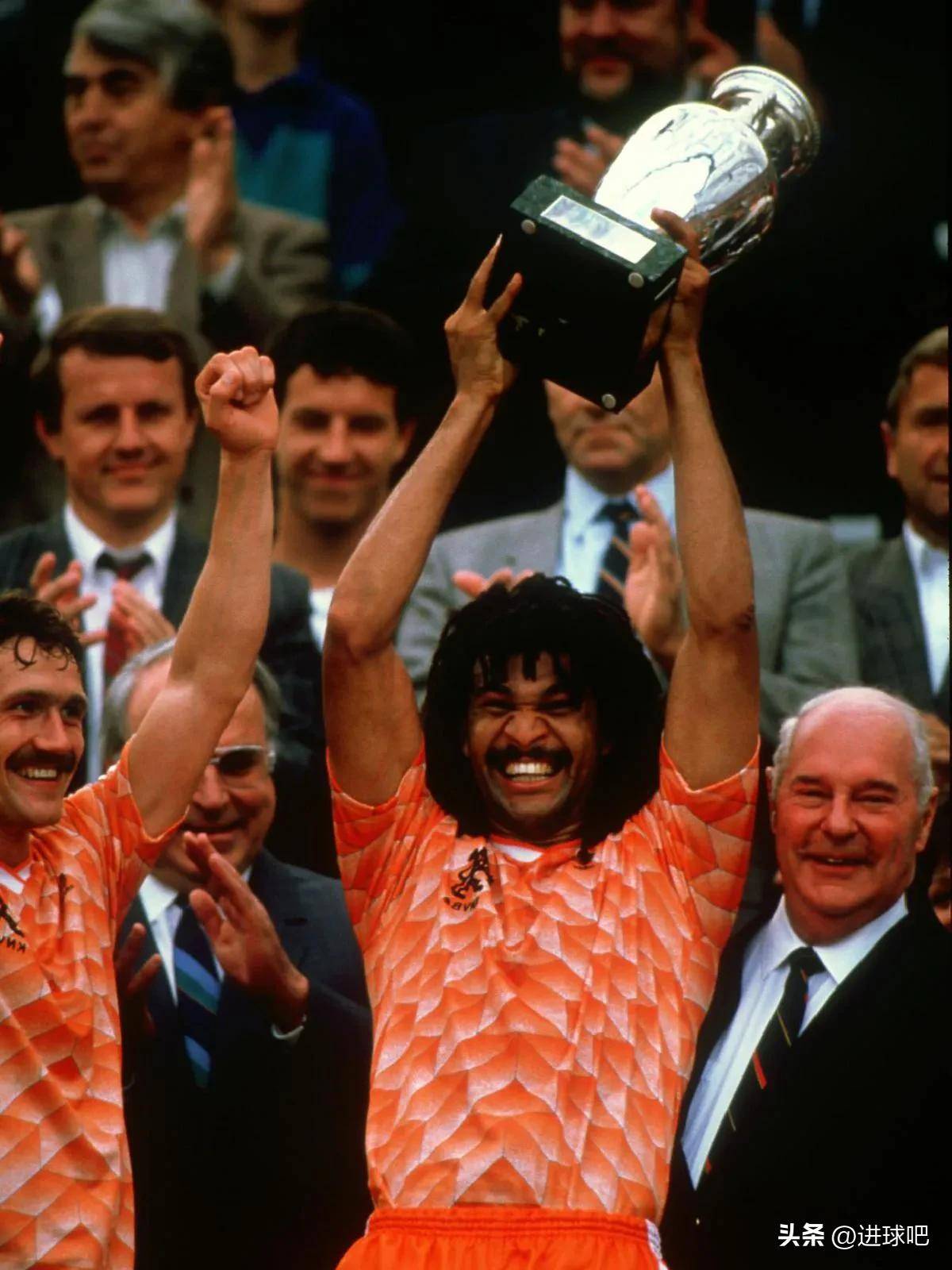 荷兰队神奇逆转瑞典,晋级世界杯八强 荷兰队神奇逆转瑞典,晋级世界杯八强