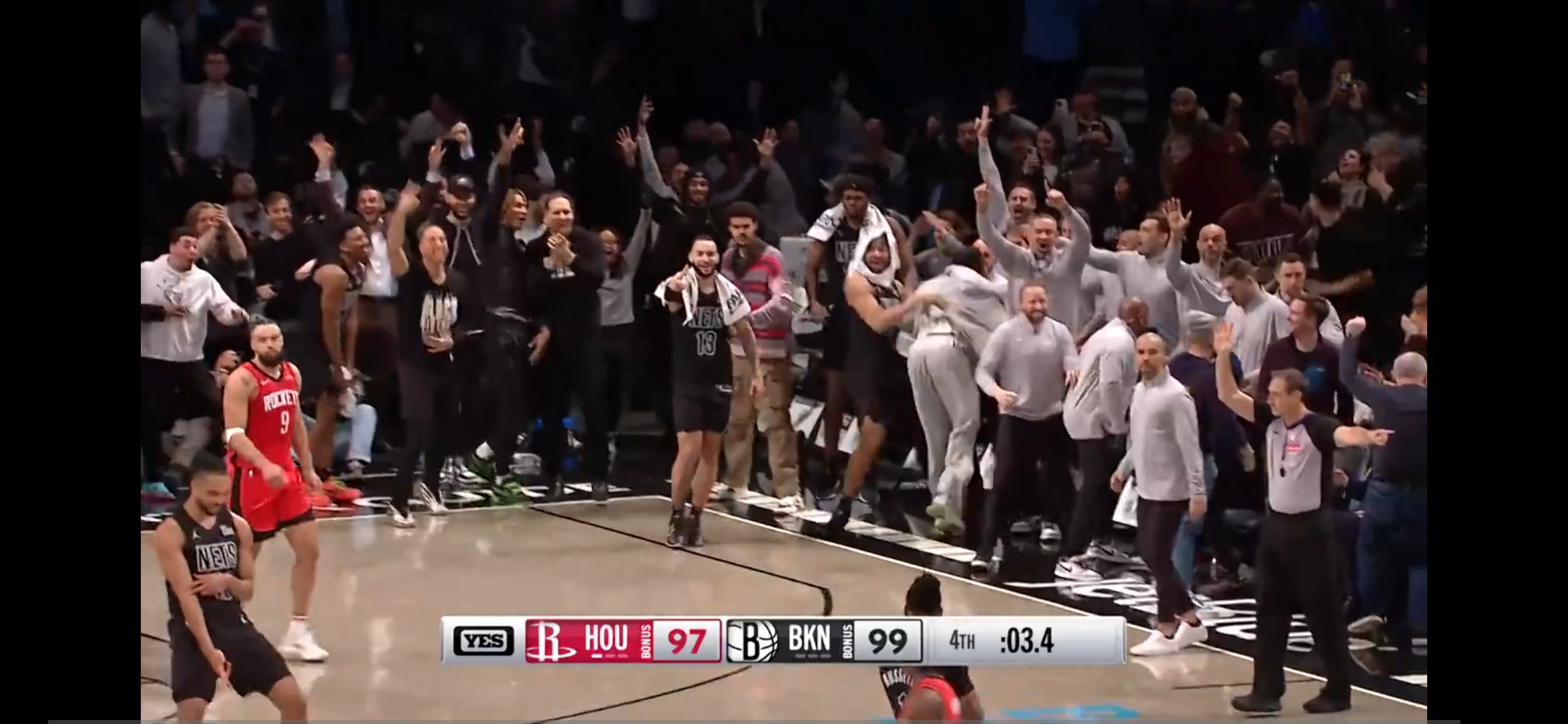 开云官网-惊险刺激！球员们在场上呈现出无穷魄力