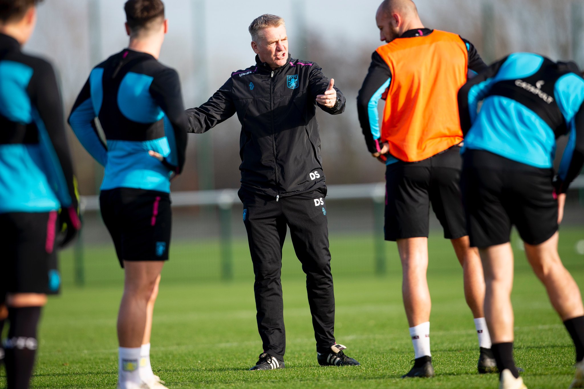 关于巴黎队员陷入困境,主教练称情况令人困扰的信息 关于巴黎队员陷入困境,主教练称情况令人困扰的信息