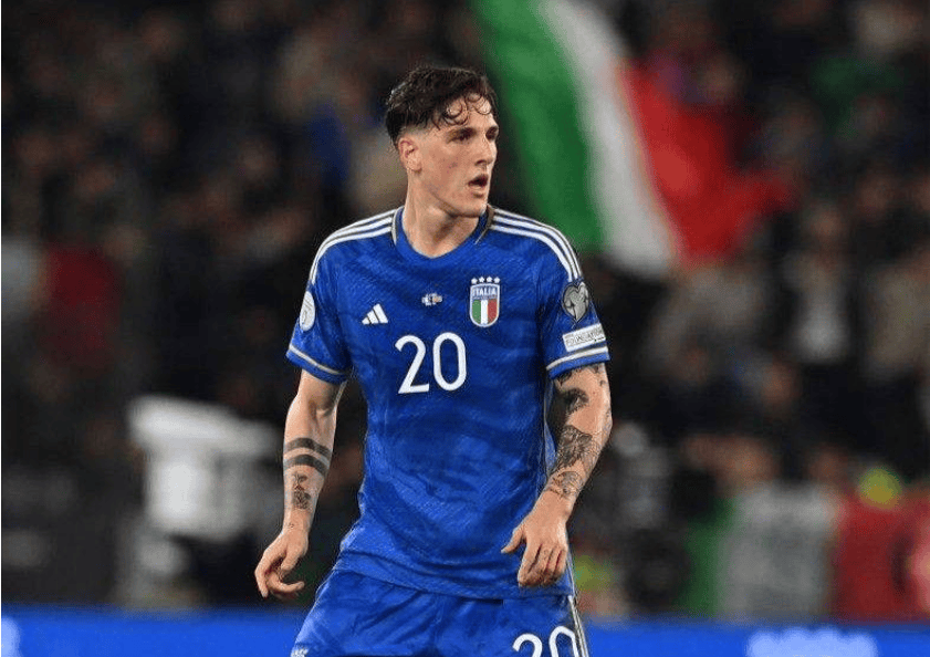 包含意甲球队备战关键战役，全队士气高昂的词条