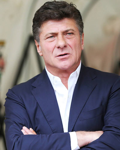 包含瓦尔特在比赛中质疑了球队策略，但仍然表现出色的词条