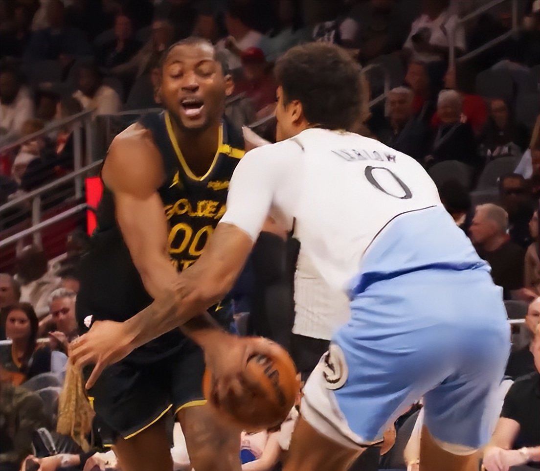 开云体育入口-包含猛龙击溃老鹰，劳里连续场得分破的词条