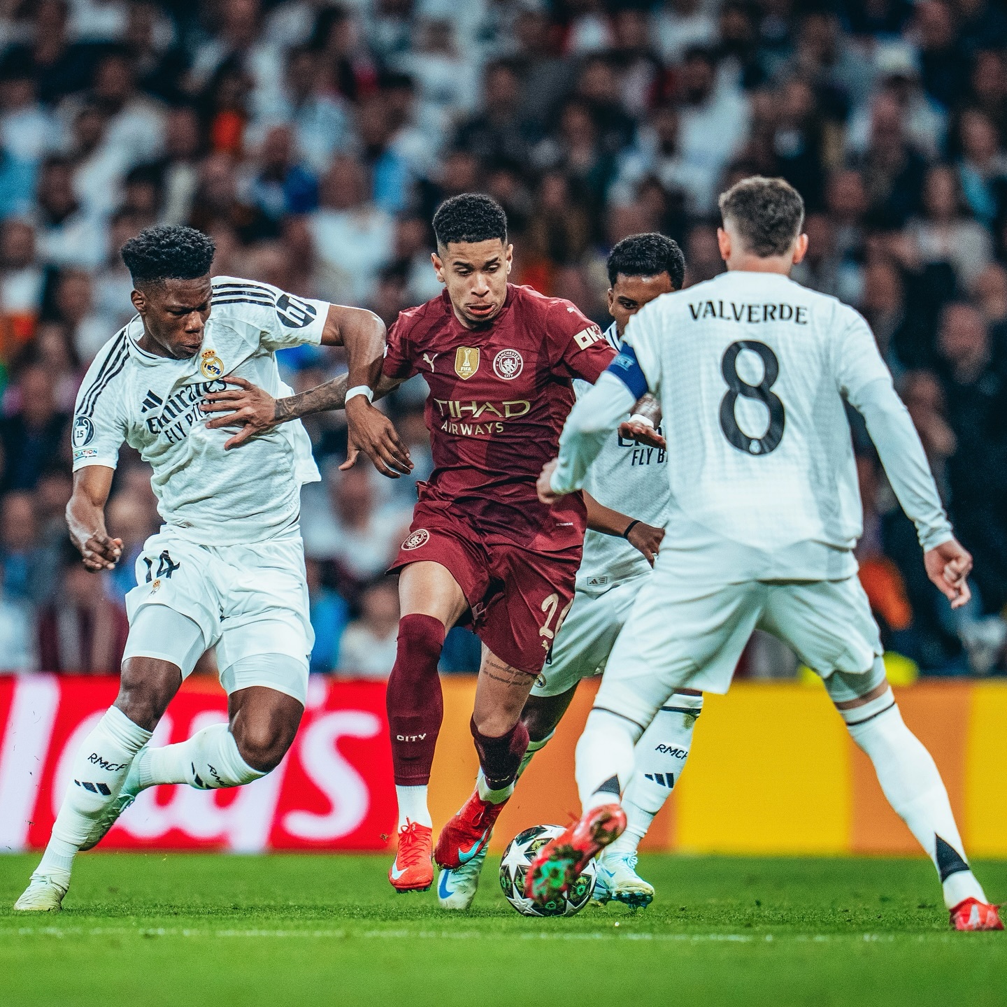 曼联力克阿贾克斯,晋级欧冠淘汰赛 曼联力克阿贾克斯,晋级欧冠淘汰赛