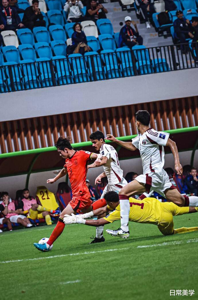 开云体育app-包含亚洲杯焦点战：英格兰vs国足，绝杀引发表现神勇的词条