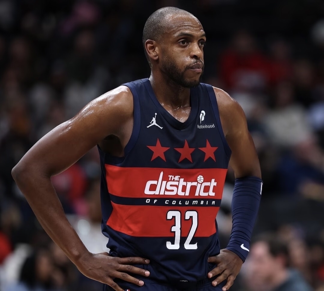 开云官网-包含雄鹿全明星表现抢眼，助球队获得胜利的词条