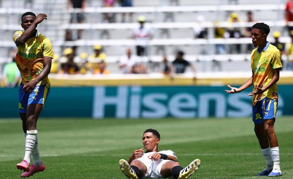 包含多特蒙德三连胜，追赶榜首位置渐进的词条