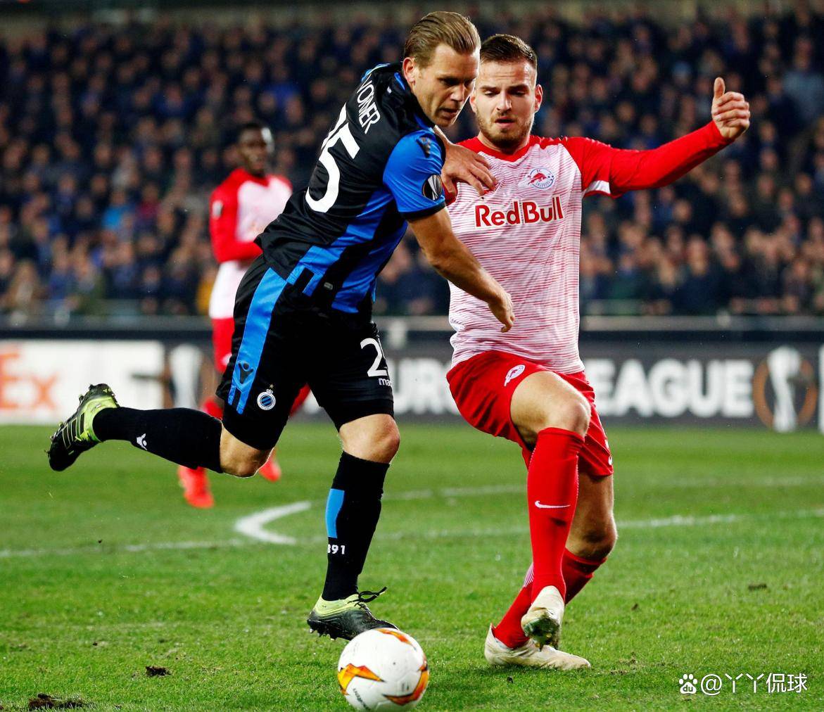 开云体育app-萨尔茨堡备战欧冠比赛，球队备战状况良好