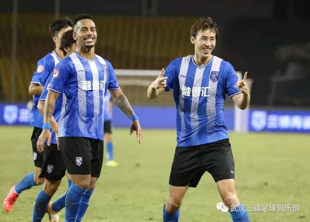 队内紧急换帅，改变战术取得突破