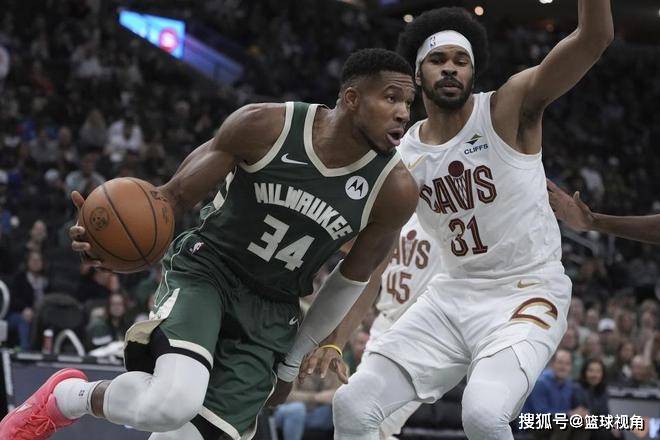 雄鹿遭遇逆转，惨遭连败