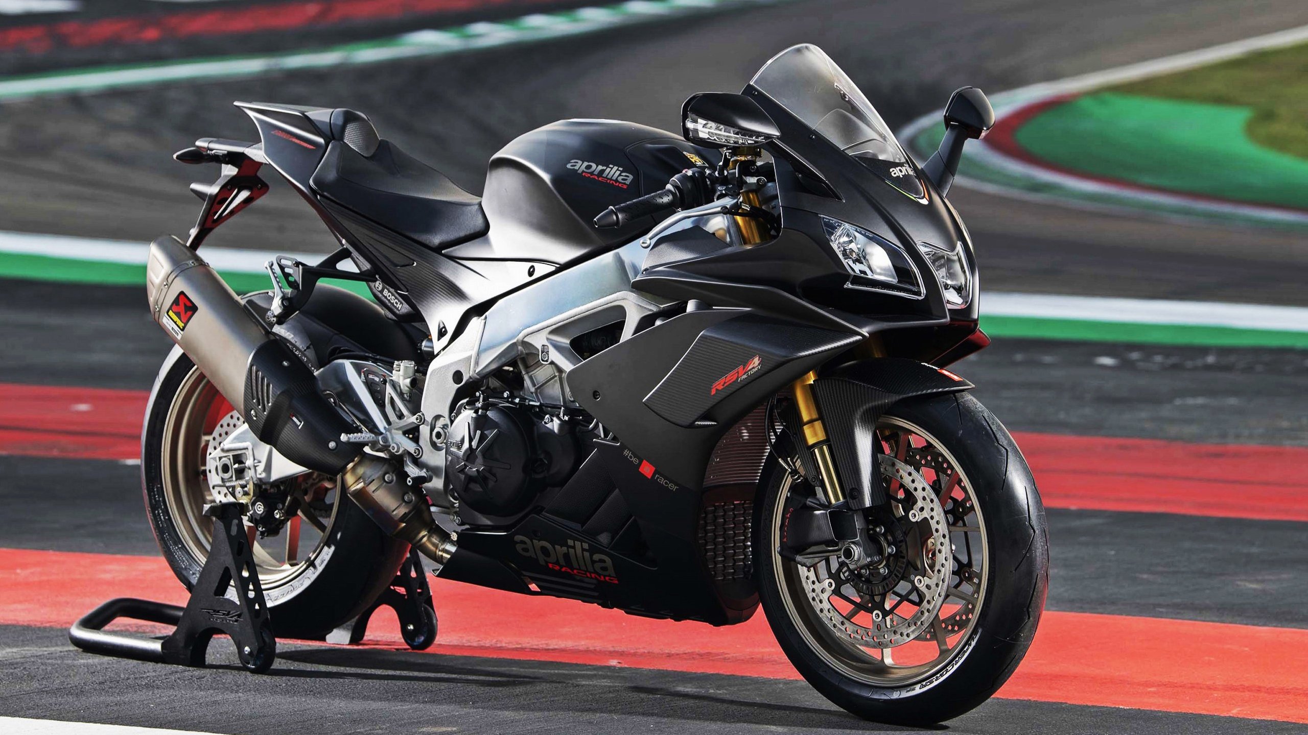 绿茵破晓时，托尼爆发助里昂关键战突围喀麦隆