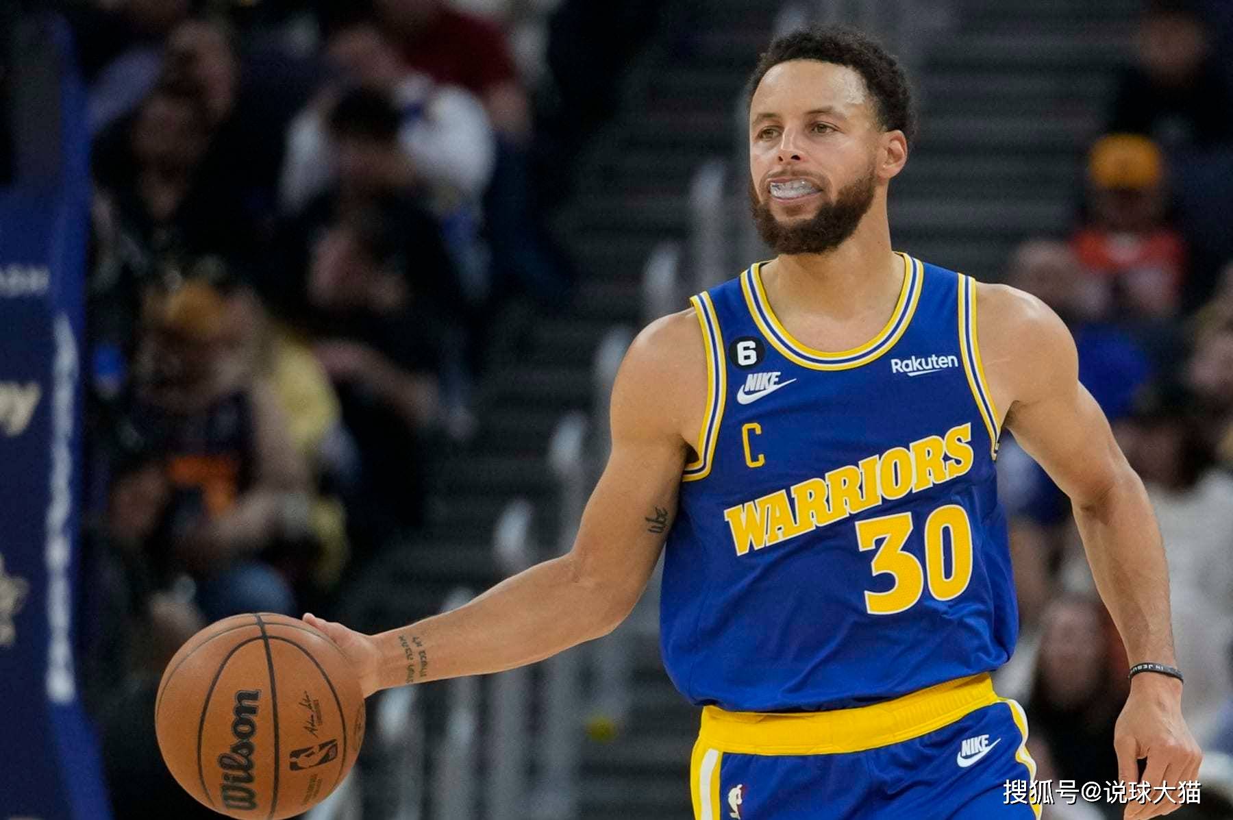 NBA季后赛之夜，三笘薰连续得分拉开差距