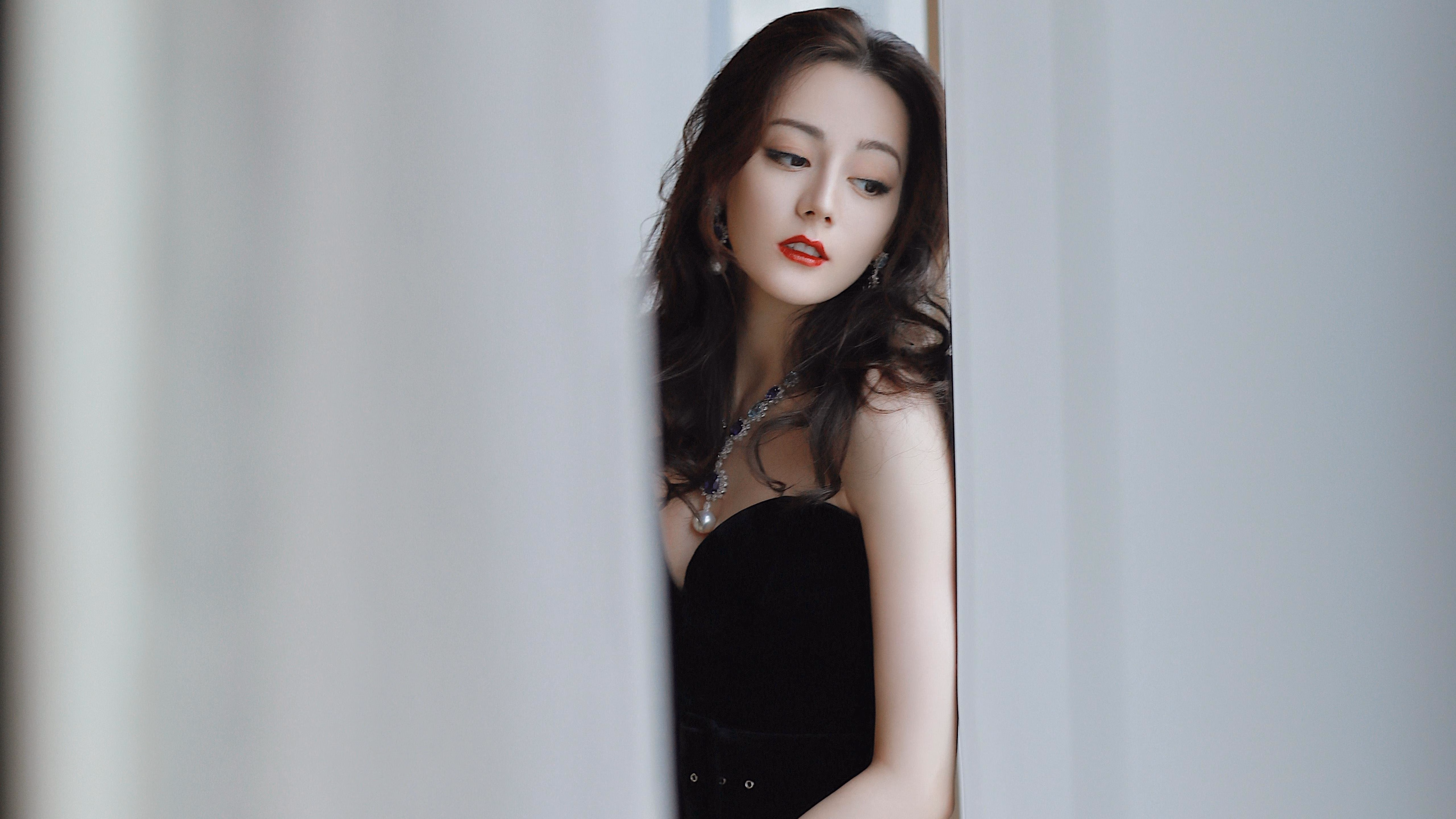 沙漠奇迹！2026世界杯关键战，阿联酋险胜西班牙，莫德里奇致命一击改写足坛格局