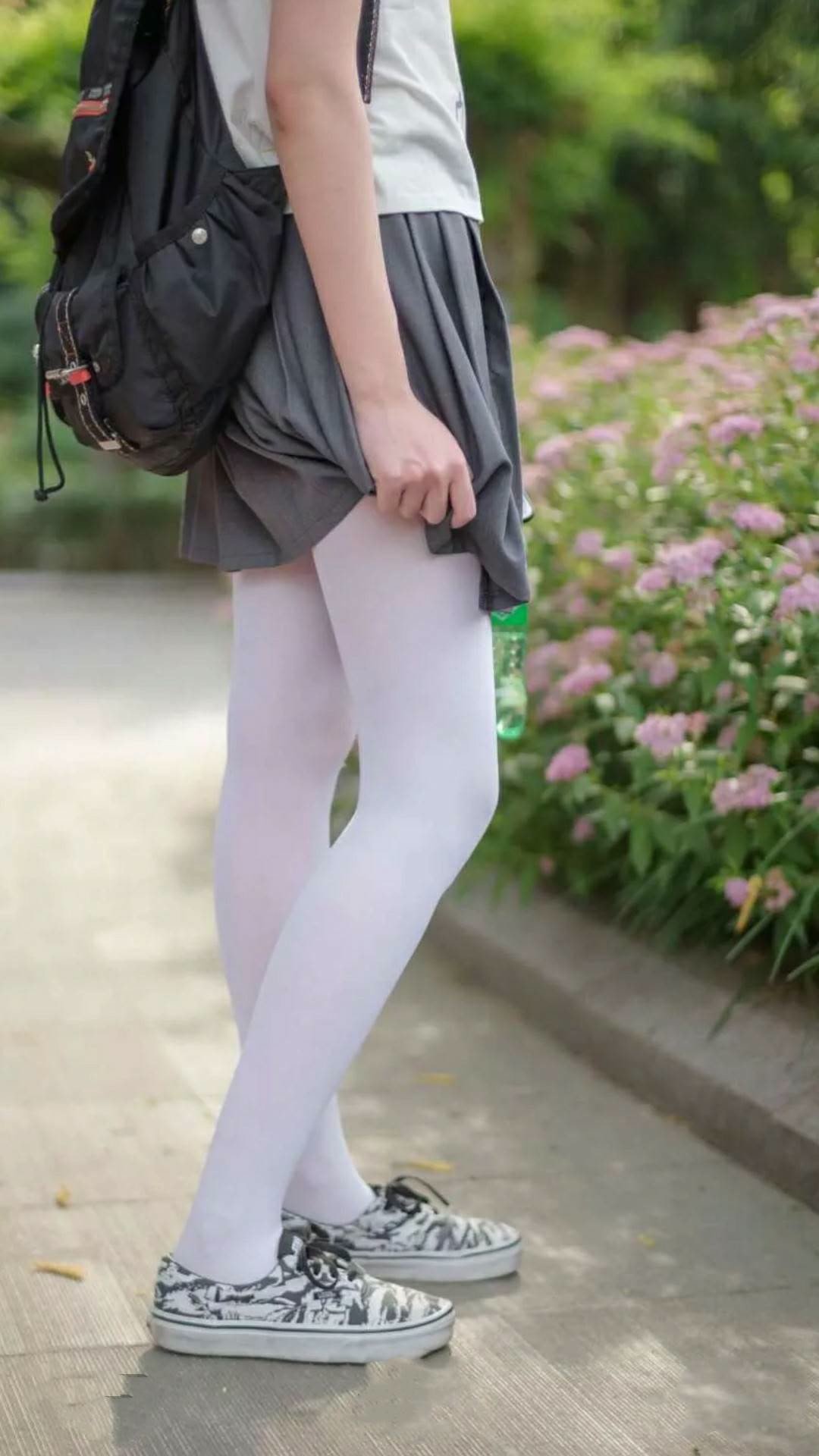 南美霸主轰然倒塌！罗马尼亚四球大破巴西，佩德里一人惊艳全场